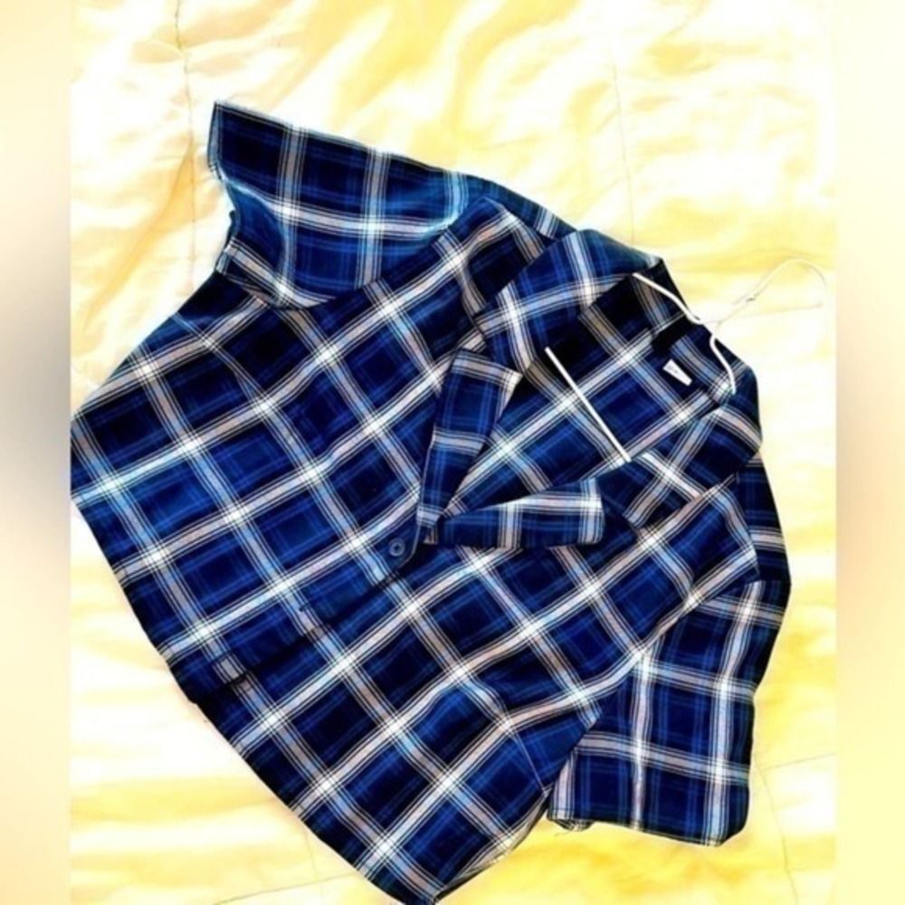 H&M Blue Plaid cropped button up shirt